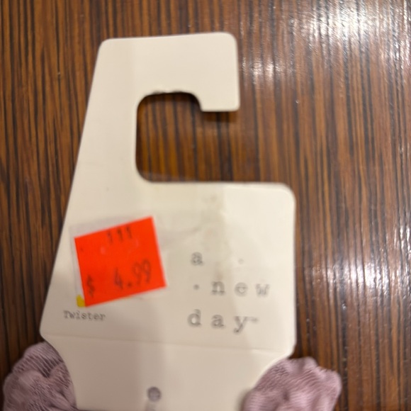 Large lot of hair accessories all NWT! Headscarves, head bands, & Scrunchies! - Picture 6 of 10